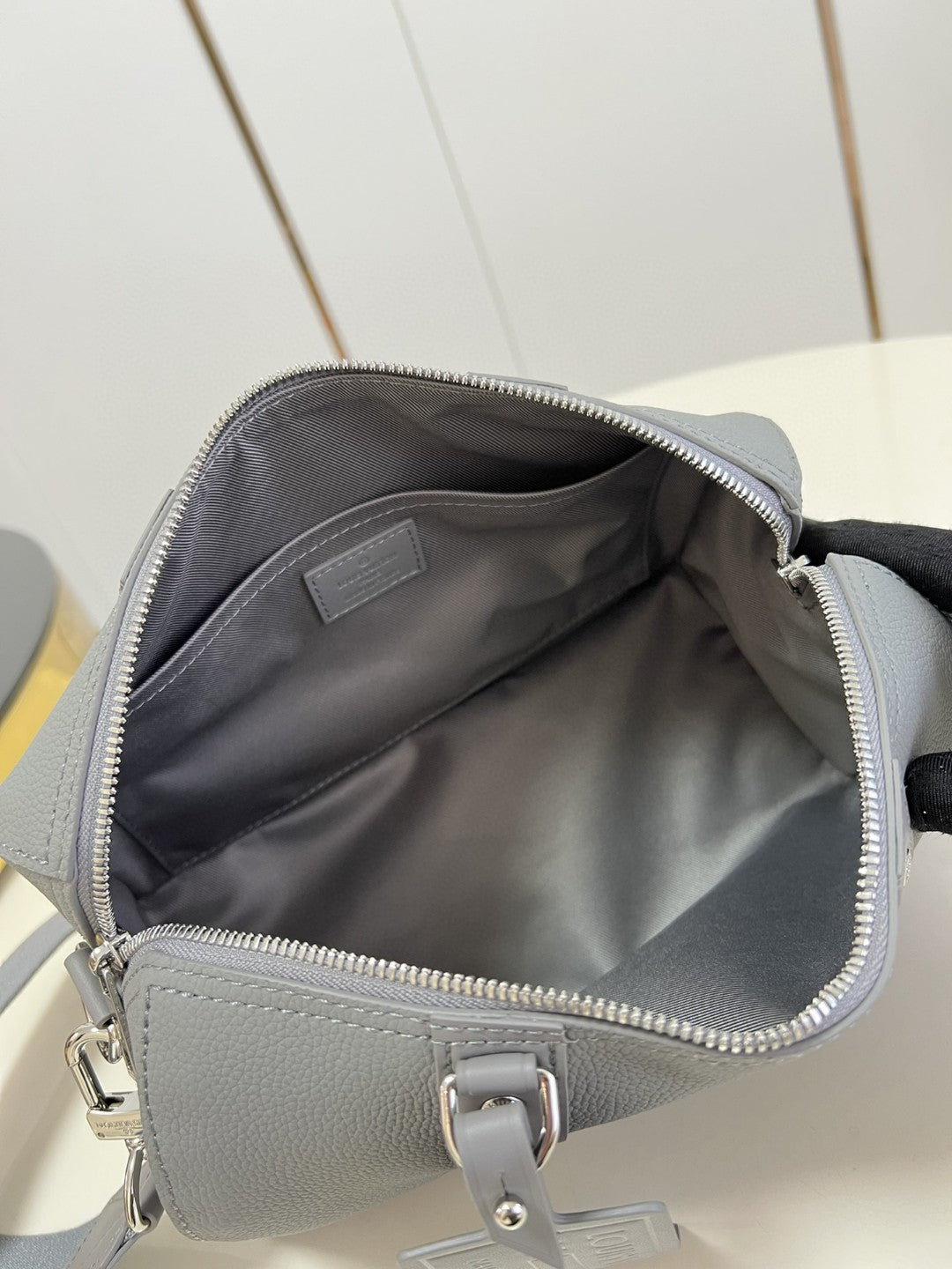 Louis Vuitton City Keepall Aerogram Grey For Men, Bags, Shoulder And Crossbody Bags 10.6in/27cm Louis Vuitton M59328