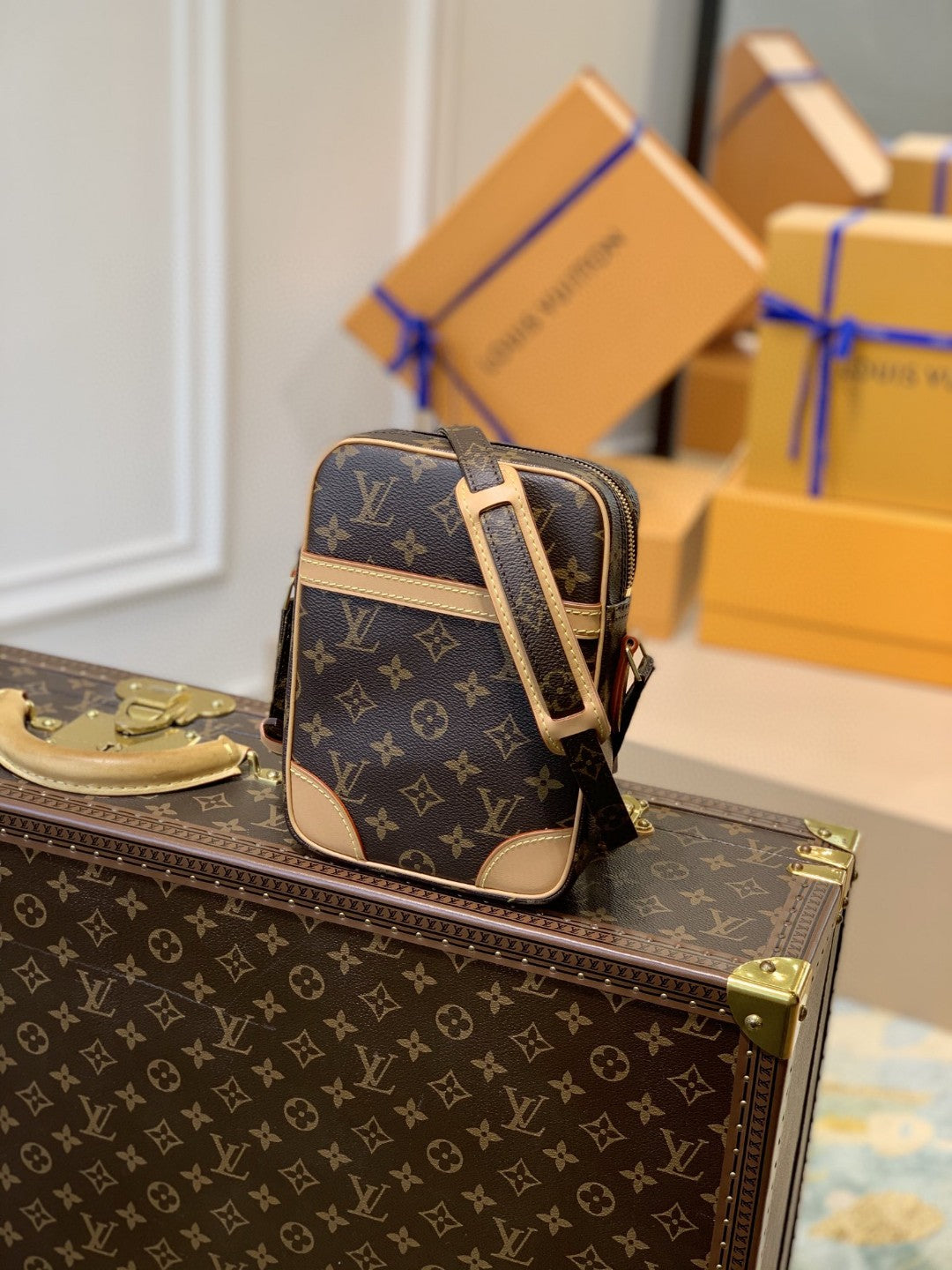 Louis Vuitton Danube Monogram Canvas For Women, WomenÃƒÂ¢Ã¢â€šÂ¬Ã¢â€žÂ¢s Bags, Shoulder Bags 8.3in/21cm Louis Vuitton M45266