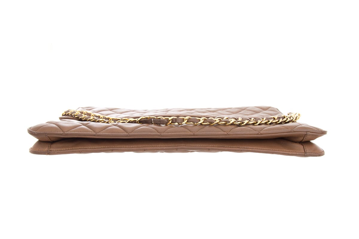 Chanel 1989-1991 Beige Quilted Clutch on Chain With Gold Hardware