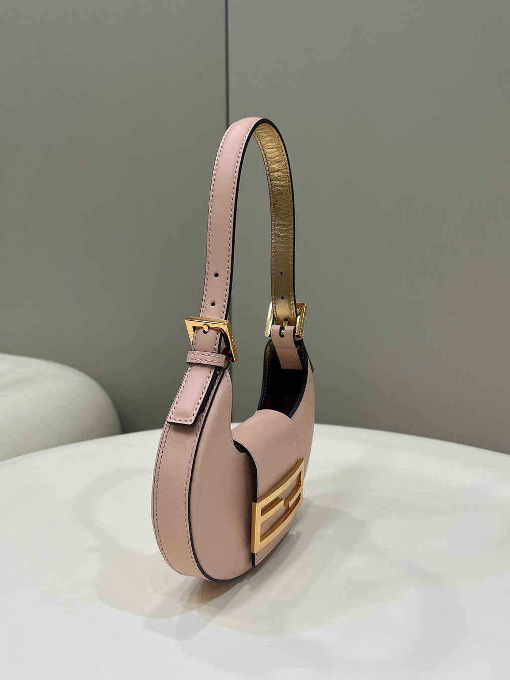 Cookie Pale Pink For Women, Women’s Handbags, Shoulder Bags 7.4in/19cm Pink FF 8BS065AAIWF14N1