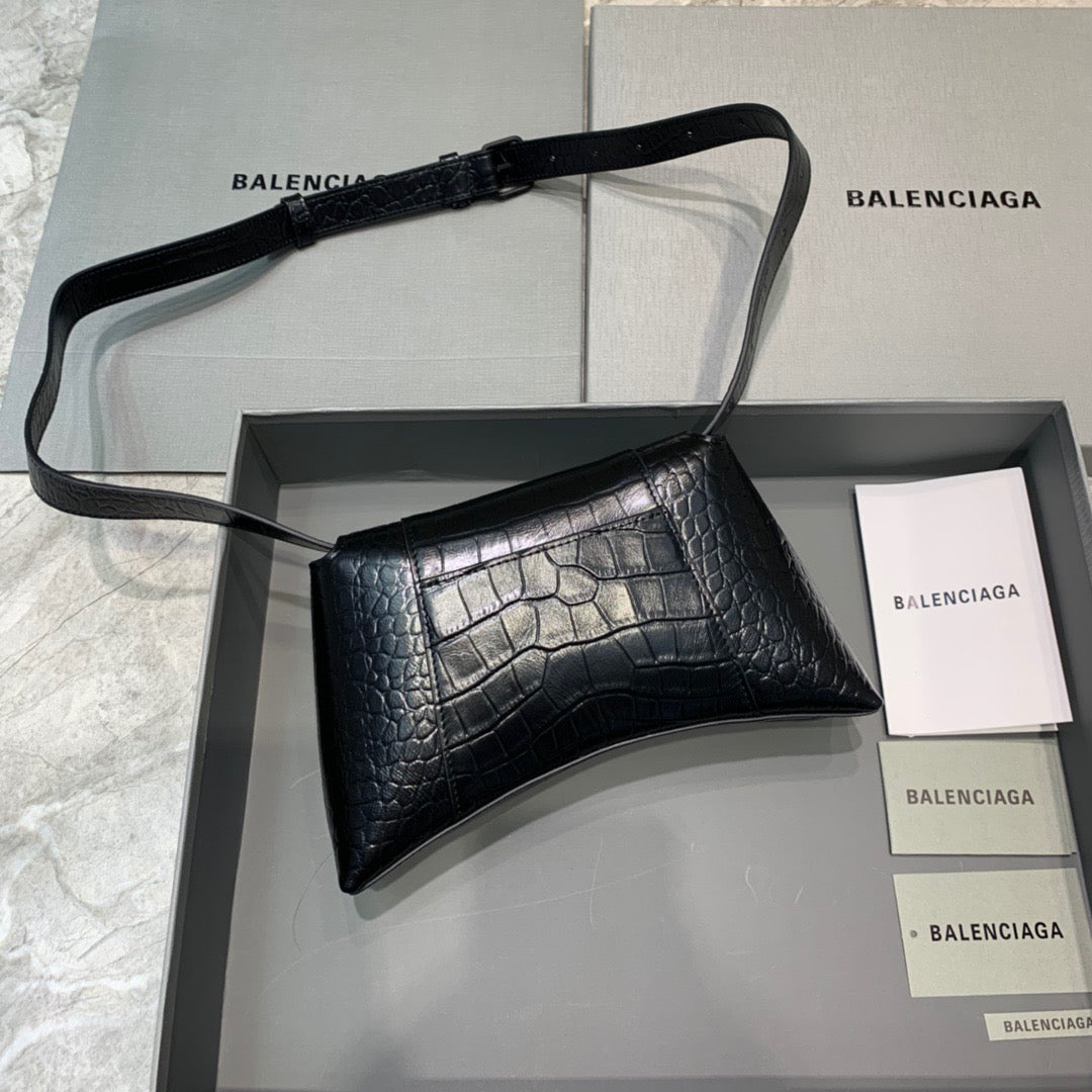 Downtown XS Shoulder Bag In Black, For Women,  Bags 10in/25cm 67135523E871000