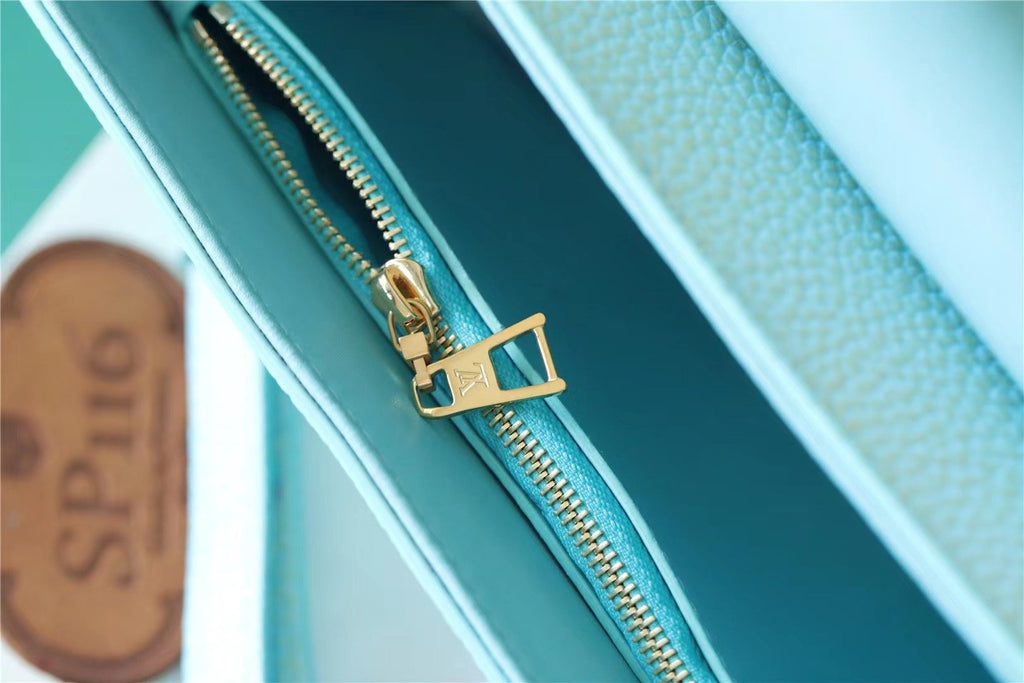Louis Vuitton Twist MM Grain Blue For Women,  Shoulder And Crossbody Bags 9.1in/23cm Louis Vuitton M20694