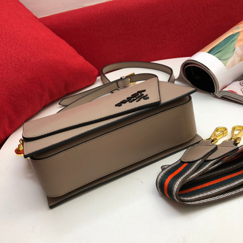 Barnes-Bags - Prada Bags - 924