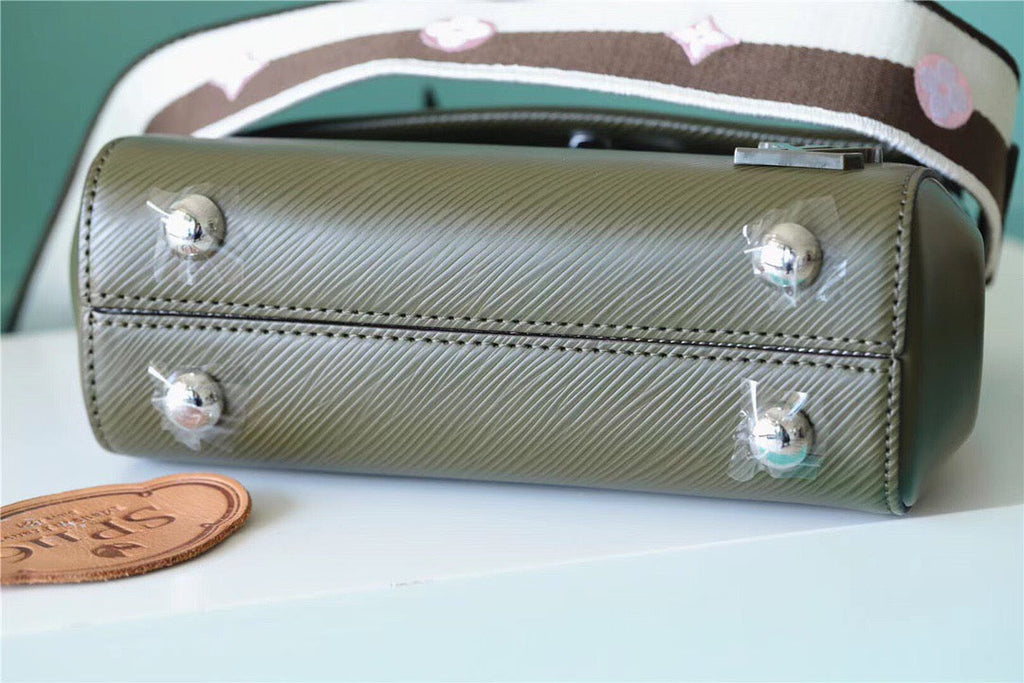 Louis Vuitton Cluny Mini Epi Green For Women,  Shoulder And Crossbody Bags 20cm/7.9in Louis VuittonÃƒâ€šÃ‚Â 