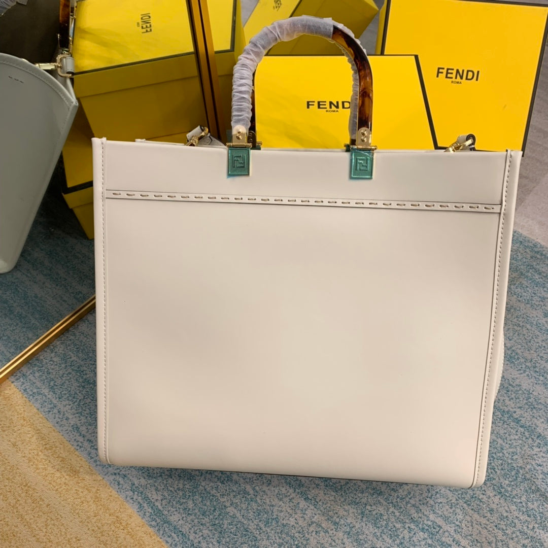 Sunshine Handle Bag White For Women, Women’s Handbags, Shoulder And Crossbody Bags 14.2in/36cm FF 8BH386ABottega VenetaLF0K7E