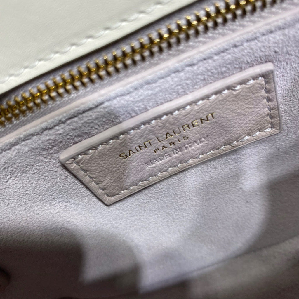 Louis Vuitton Petite Malle Tufted GlamIuo Pink For Women,  Shoulder And Crossbody Bags 7.9in/20cm Louis Vuitton M20745