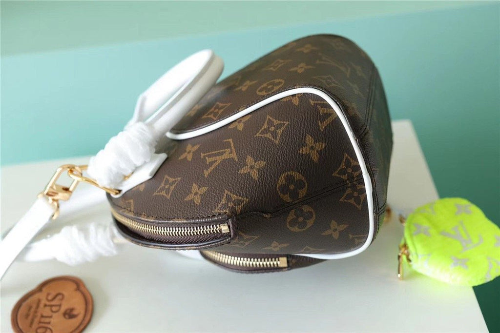 Louis Vuitton Ellipse GLAMI Handbag Created By Nicolas GhesquiÃƒÆ’Ã‚Â¨re From Classic Monogram Canvas For Women Brown 9.1in/23cm Louis Vuitton M20752
