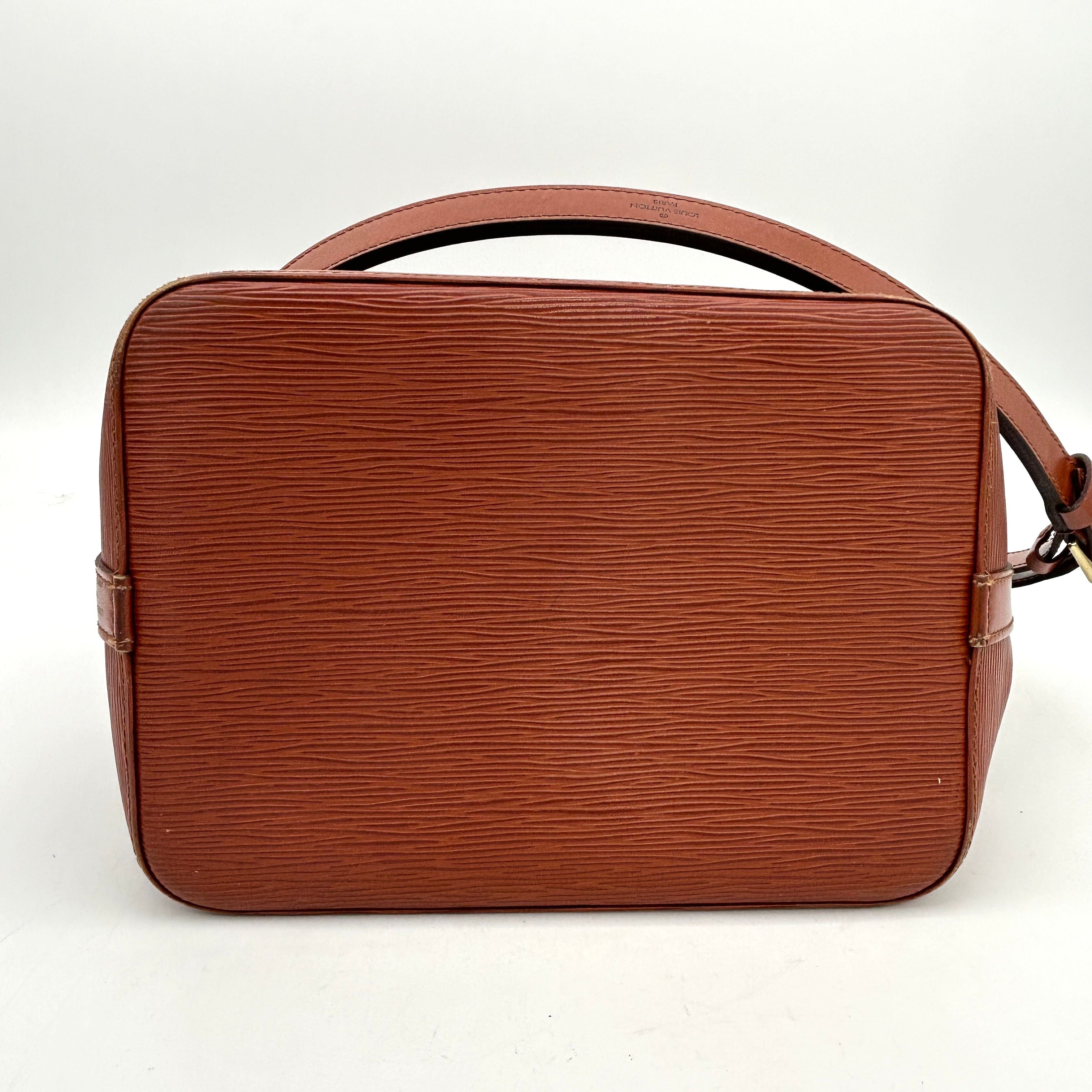 LOUIS VUITTON Epi Petit Noe Shoulder Bag Brown AE823