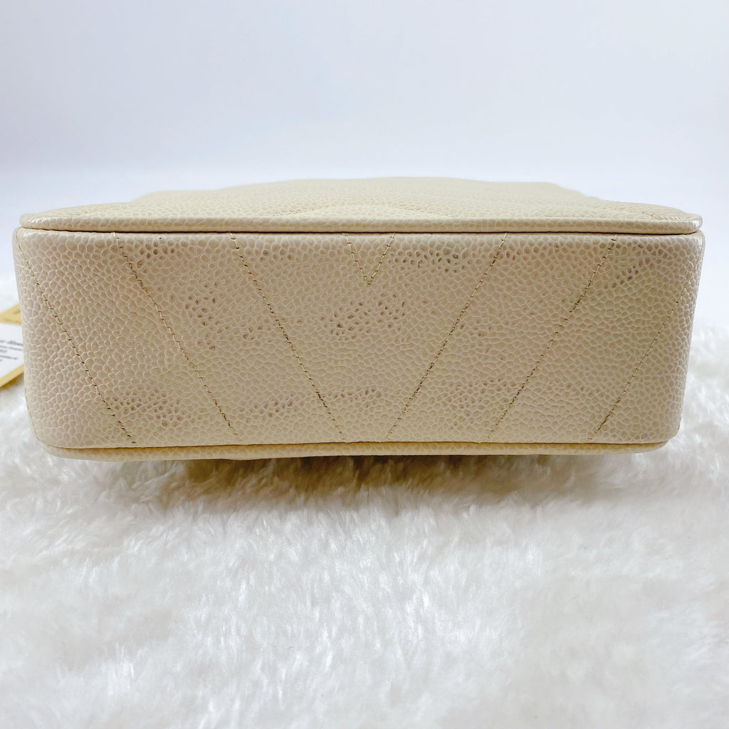 Chanel Cream Vintage Caviar Leather V Stitch Shoulder Bag