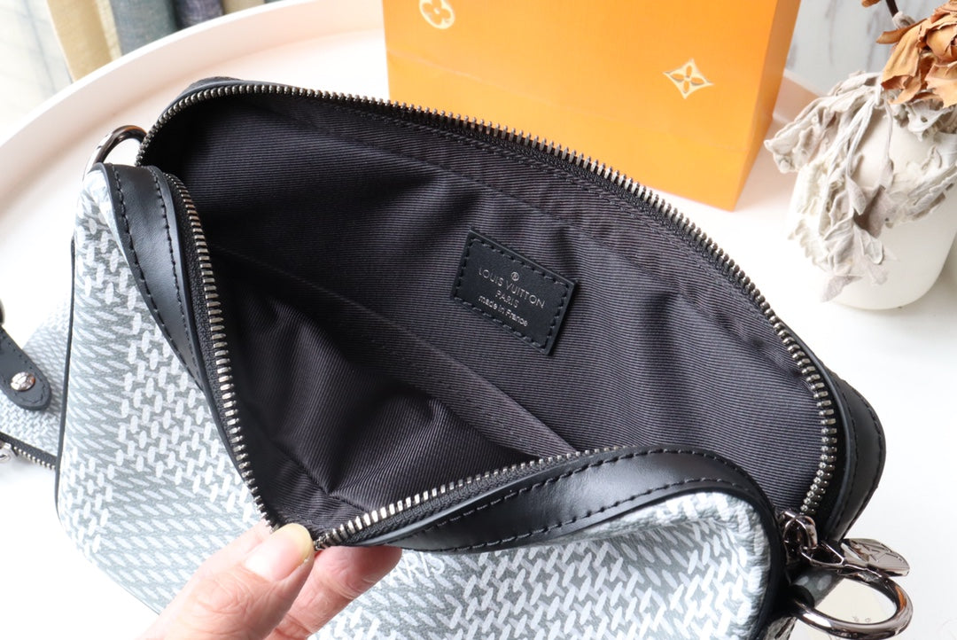 Louis Vuitton Trio Messenger Monogram Eclipse Monogram/ Eclipse Reverse For Men, Bags, Shoulder And Crossbody Bags 9.8in/25cm Louis Vuitton M69443