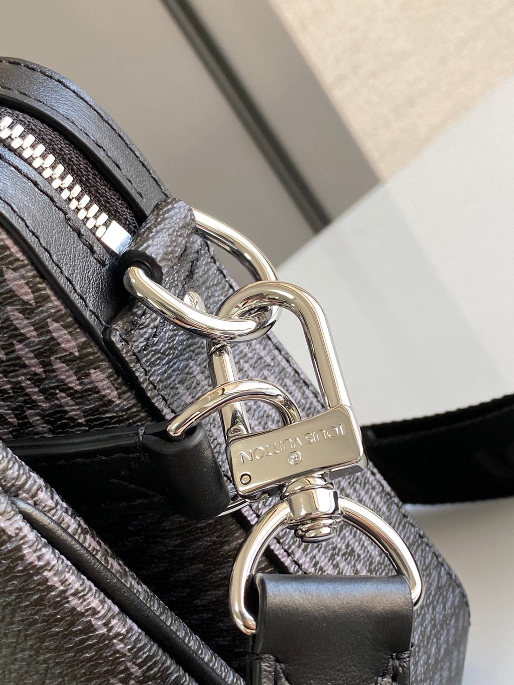 Louis Vuitton Trio Messenger Damier Graphite Black For Men, Bags, Shoulder And Crossbody Bags 9.8in/25cm Louis Vuitton N50017