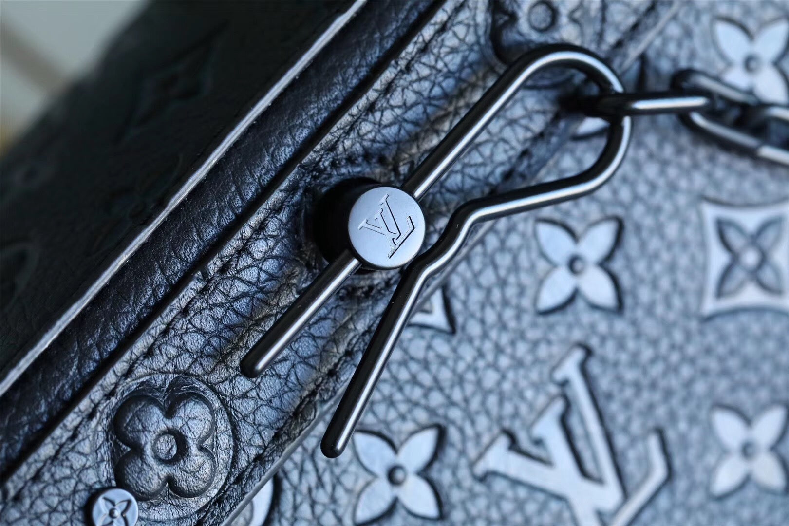 Louis Vuitton Mini Soft Trunk Box Taurillon Black For Men, Bags, Shoulder And Crossbody Bags 9.1in/23cm Louis Vuitton M61117
