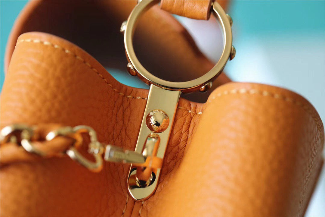 Louis Vuitton Capucines Taurillon Jaune Sunbeam For Women,  Shoulder And Crossbody Bags 27cm/10.6in Louis VuittonÃƒâ€šÃ‚Â 