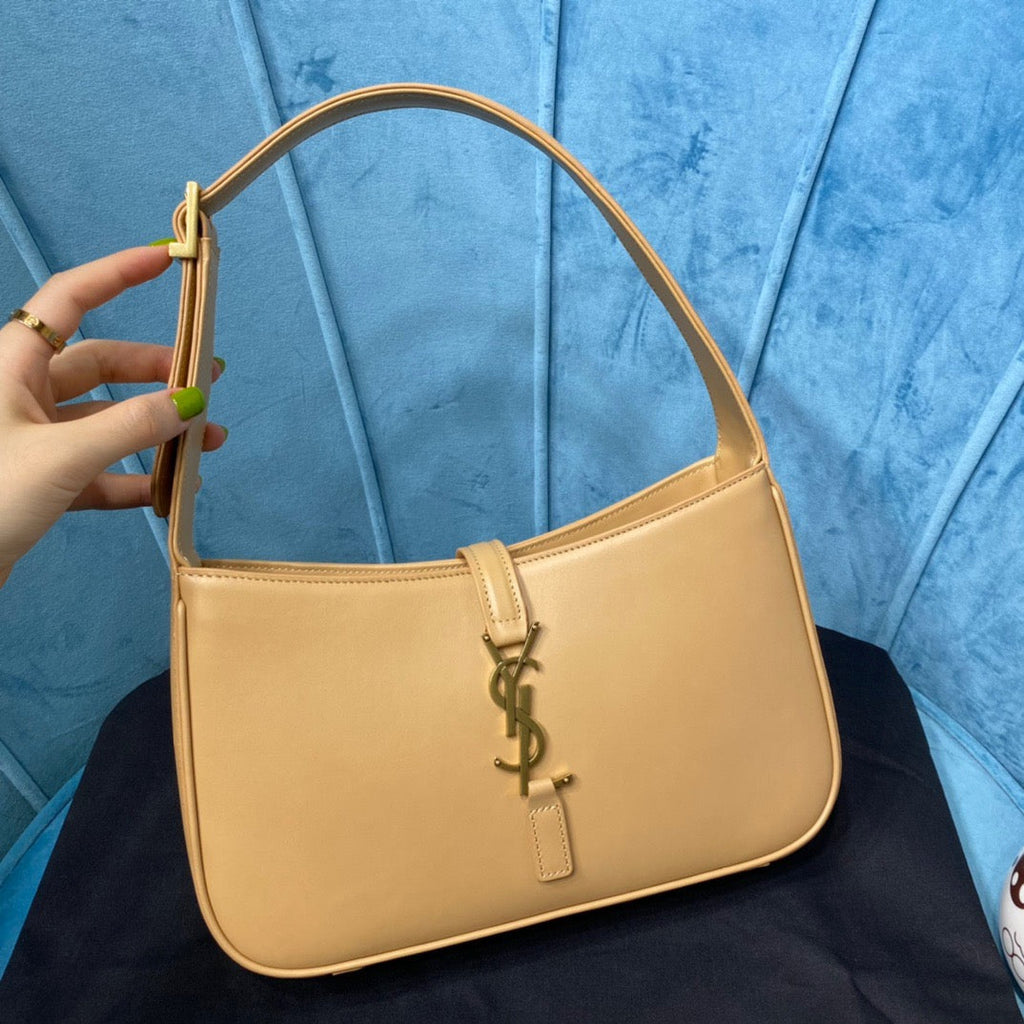 Top Quality Le 5 Ã 7 Hobo Bag In Smooth Beige For Women 9in/23cm YSLÂ Â 6572282R20W9832
