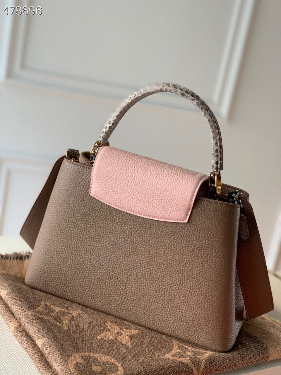 Louis Vuitton Capucines Taurillon And Python Taupe Brown/Eau De Rose Pink For Women,  Shoulder And Crossbody Bags 10.4in/27cm Louis Vuitton M57539