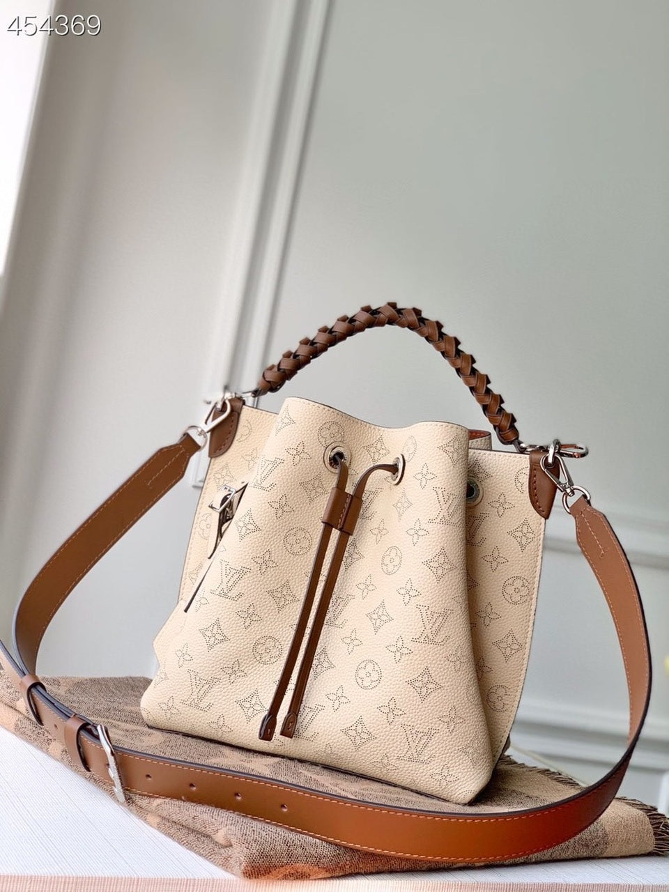 Louis Vuitton Muria Bucket Monogram Motif Beige For Women,  Shoulder Bags 9.8in/25cm Louis Vuitton M55801