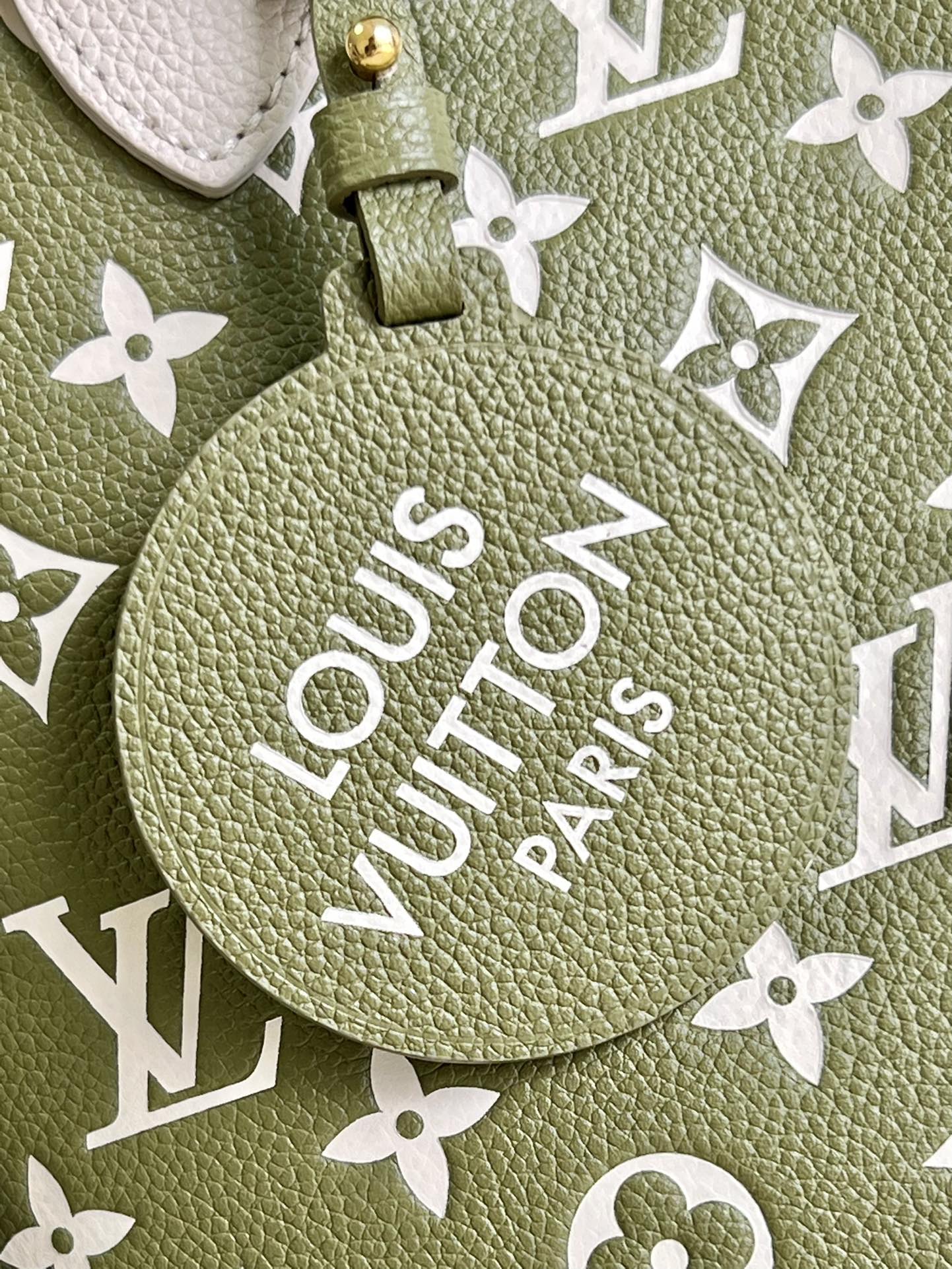 Louis Vuitton Neverfull MM Monogram Empreinte Khaki/Beige For Women,  Tote Bags 12.2in/31cm Louis Vuitton M46102