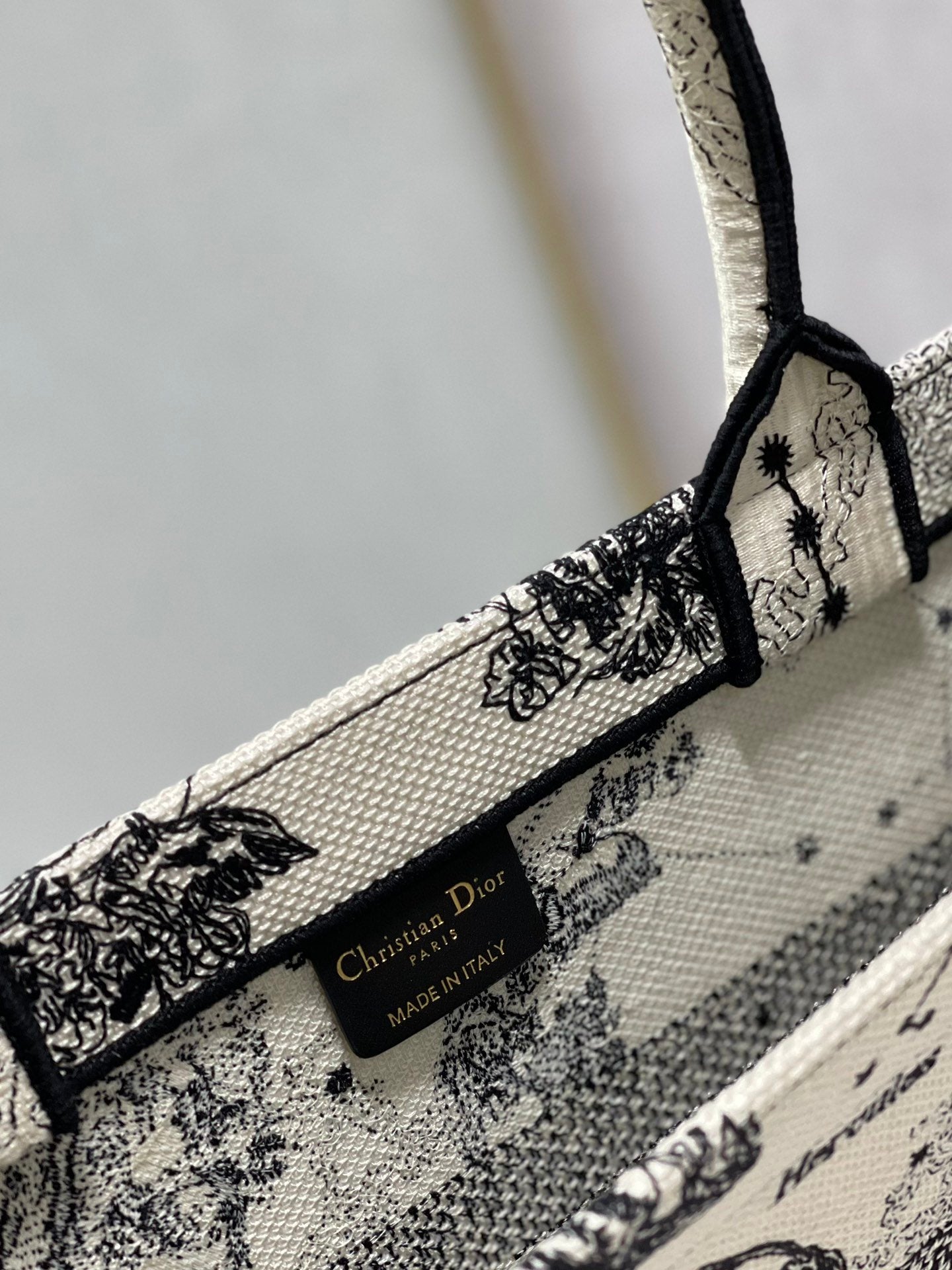 Dior MeDiorum Book Tote Bag, Black/White, For Women Women’s Handbags, Shoulder Bags, 36cm CD M1296ZRHZ_M941