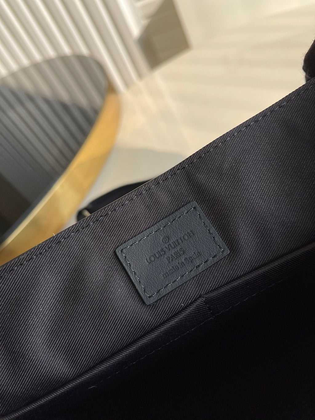 Louis Vuitton Messenger Grain Black For Men, Bags, Shoulder And Crossbody Bags 11in/28cm Louis Vuitton M57080