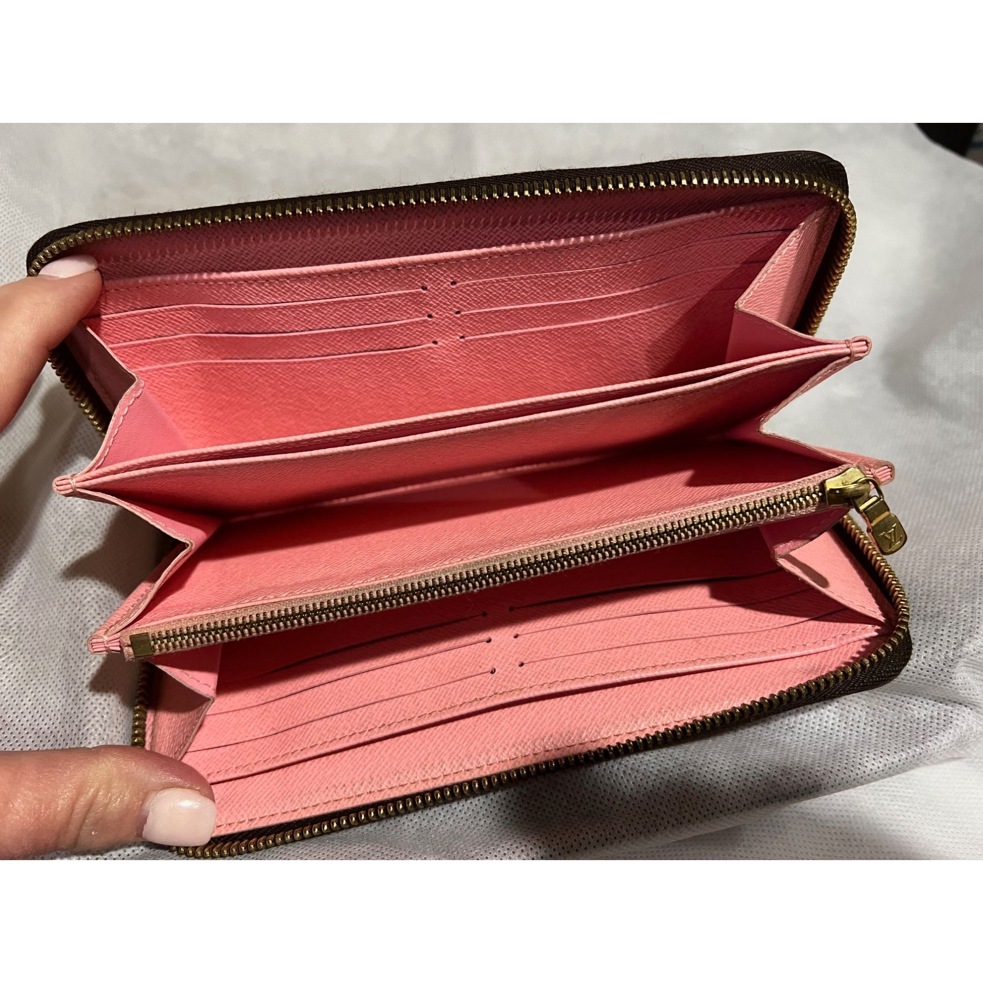 LOUIS VUITTON Jungle Dots Zippy Wallet Sugar pink Poppy Wallet Clutch