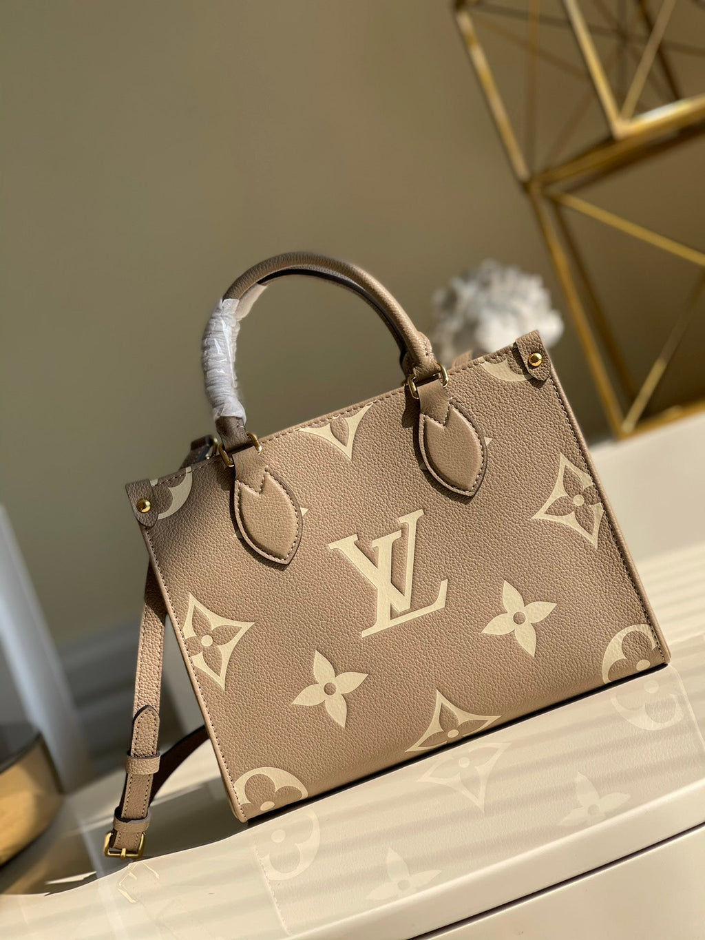 Louis Vuitton OnTheGo PM Tote Bag Monogram Empreinte Beige/Cream For Women, WomenÃƒÂ¢Ã¢â€šÂ¬Ã¢â€žÂ¢s Handbags, Shoulder And Crossbody Bags 9.8in/25cm Louis Vuitton M45779