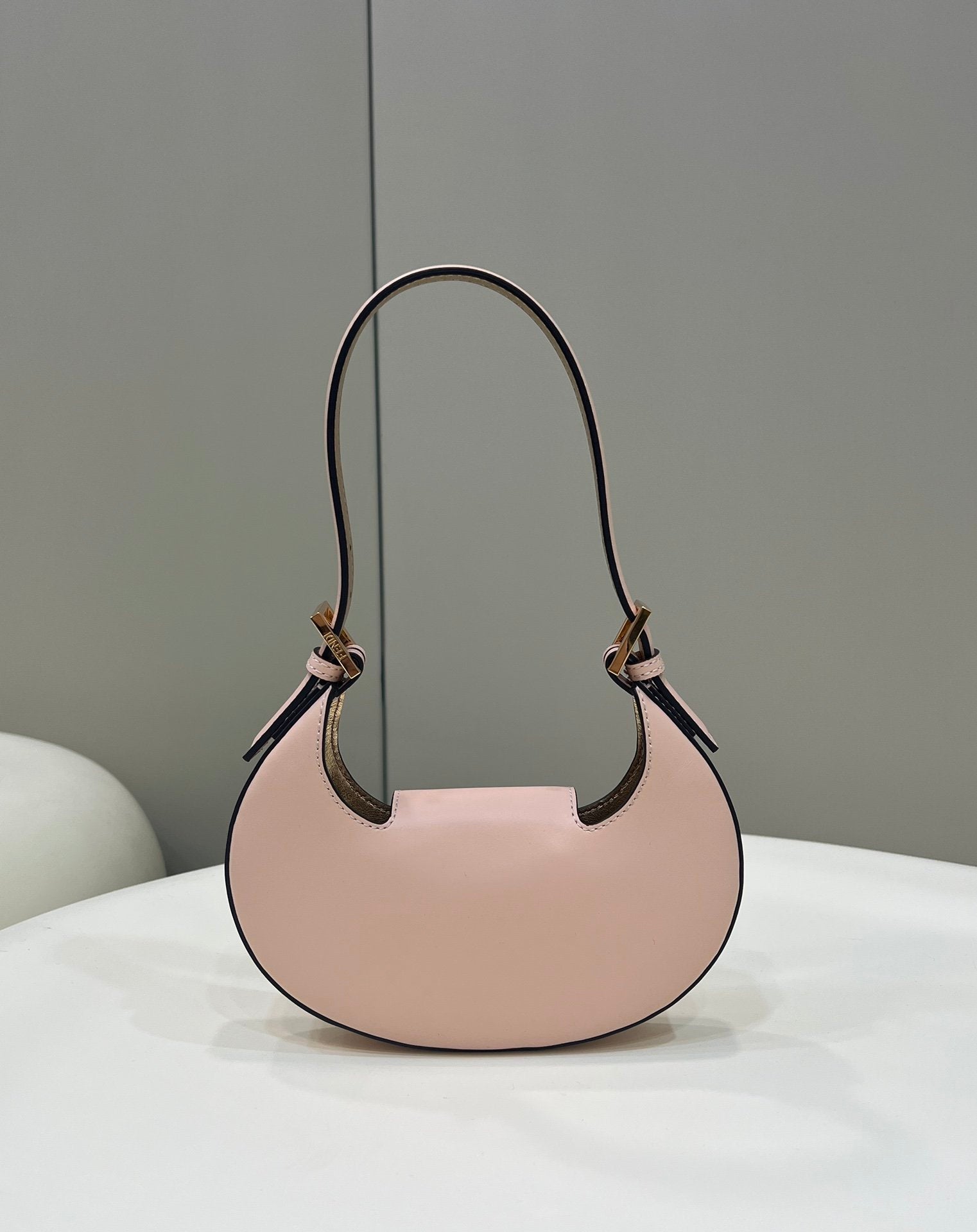 Cookie Pale Pink For Women, Women’s Handbags, Shoulder Bags 7.4in/19cm Pink FF 8BS065AAIWF14N1