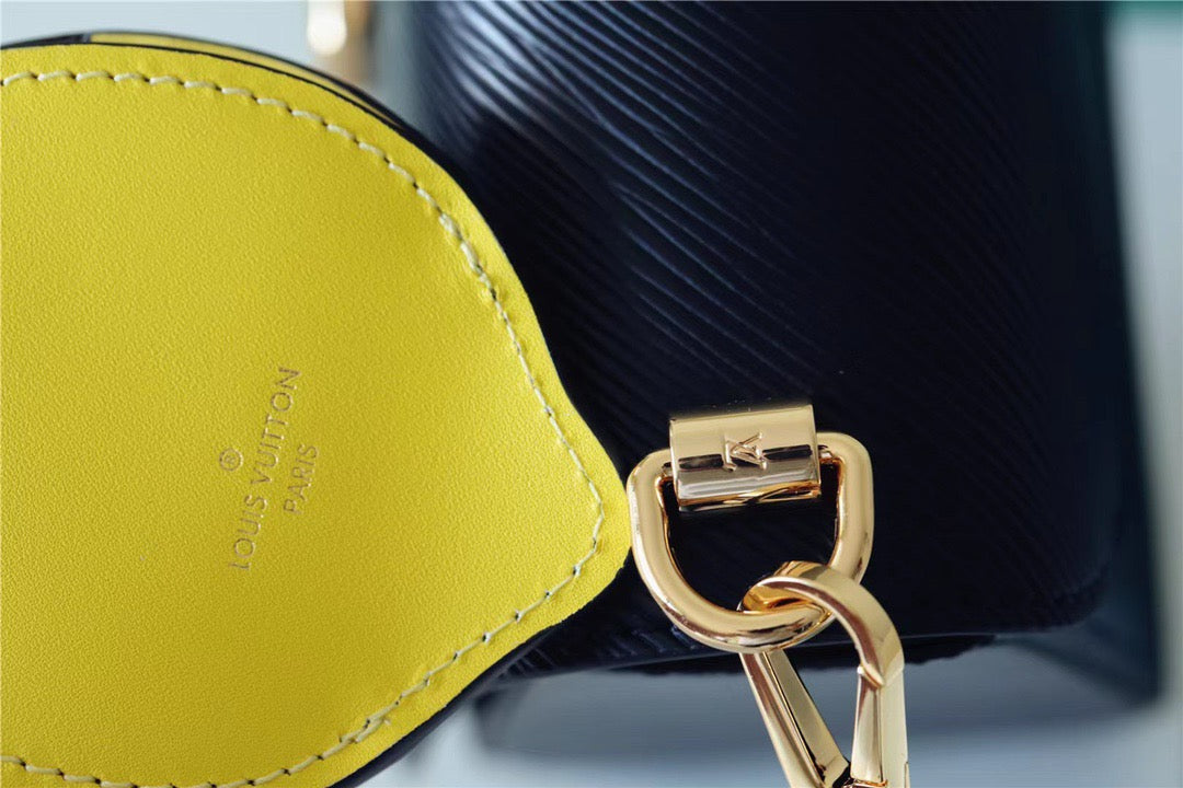 Louis Vuitton Twist MM Epi Black For Women,  Shoulder And Crossbody Bags 7.5in/19cm Louis Vuitton M20680