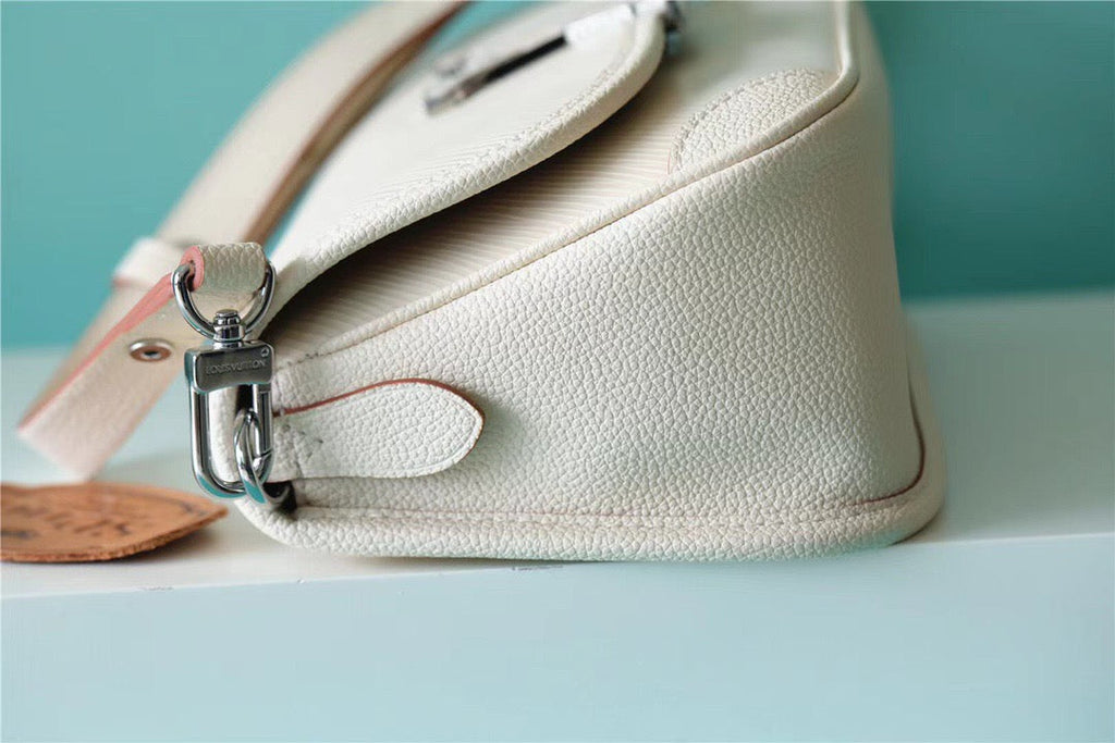 Louis Vuitton Buci Epi Quartz White For Women,  Shoulder And Crossbody Bags 24.5cm/9.6in Louis Vuitton M59457