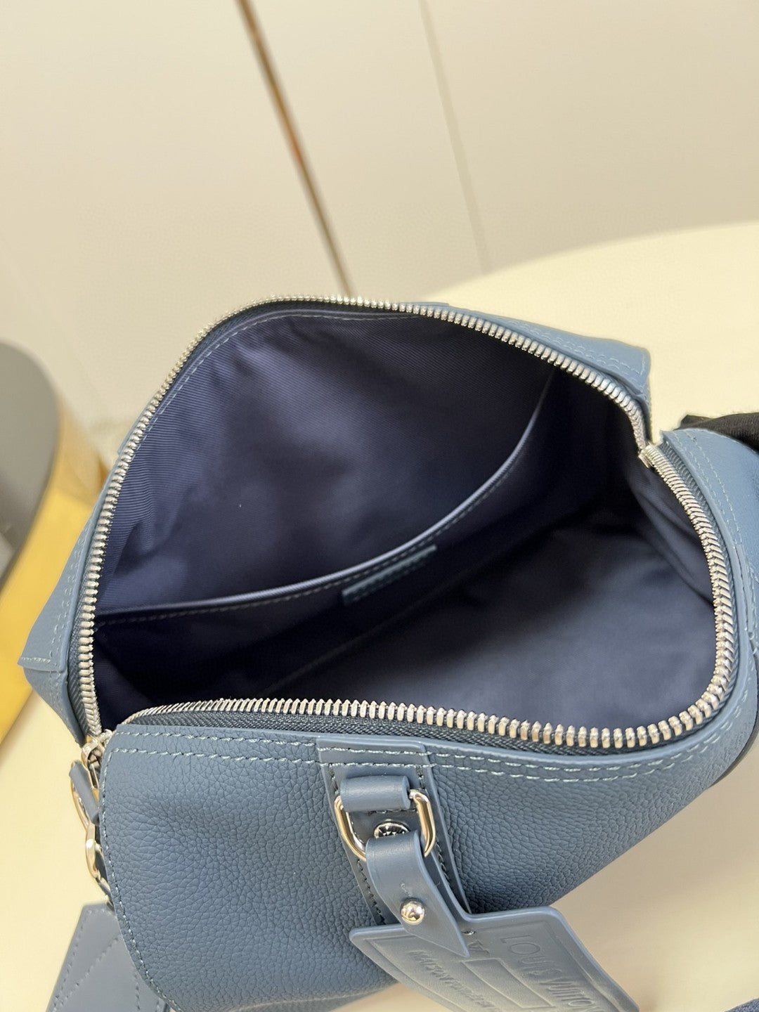 Louis Vuitton City Keepall Aerogram Blue For Men, Bags, Shoulder And Crossbody Bags 10.6in/27cm Louis Vuitton