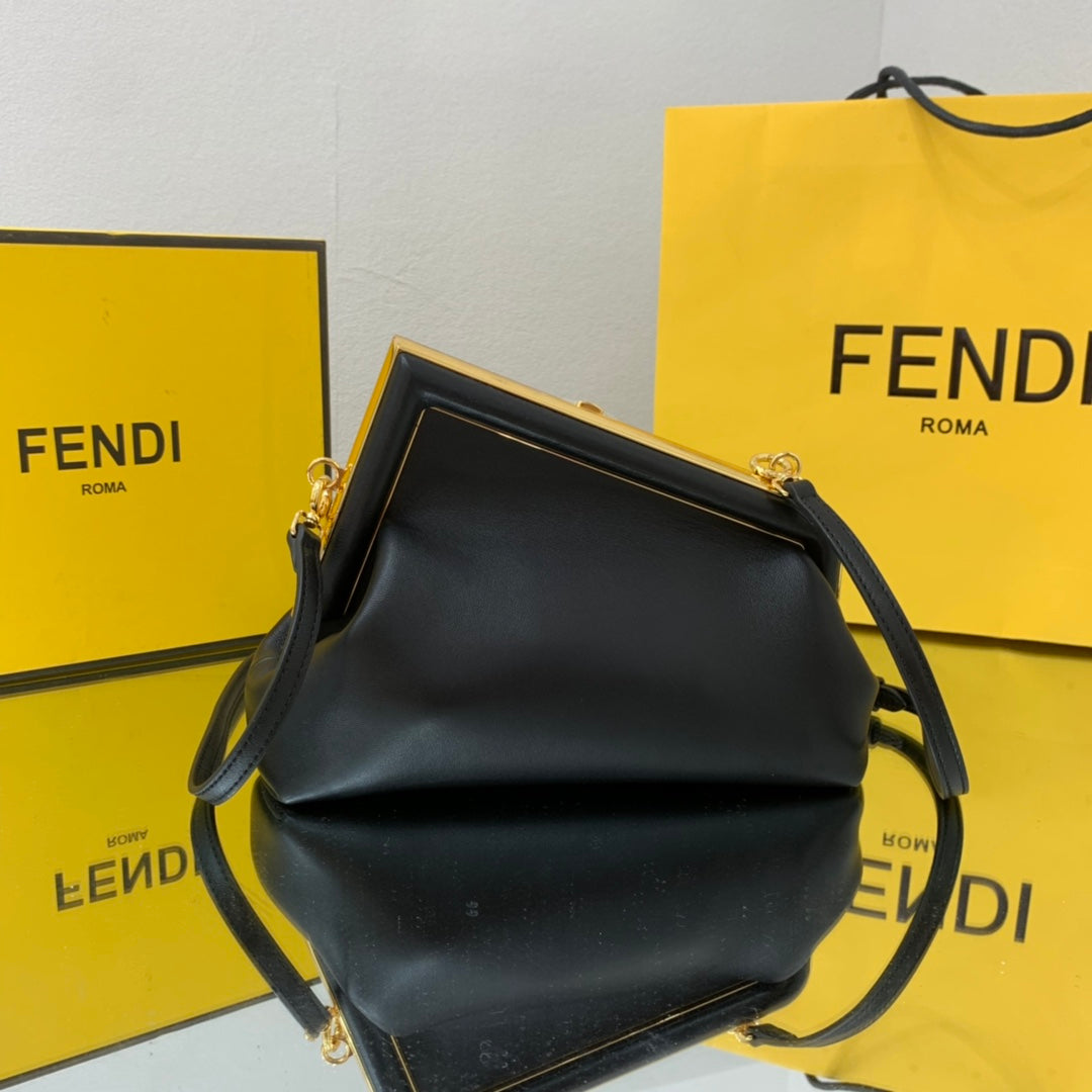 rst Small Black For Women, Women’s HandBags, Shoulder And Crossbody Bags 10.2in/26cm FF 8BP129ABottega VenetaEF0KUR