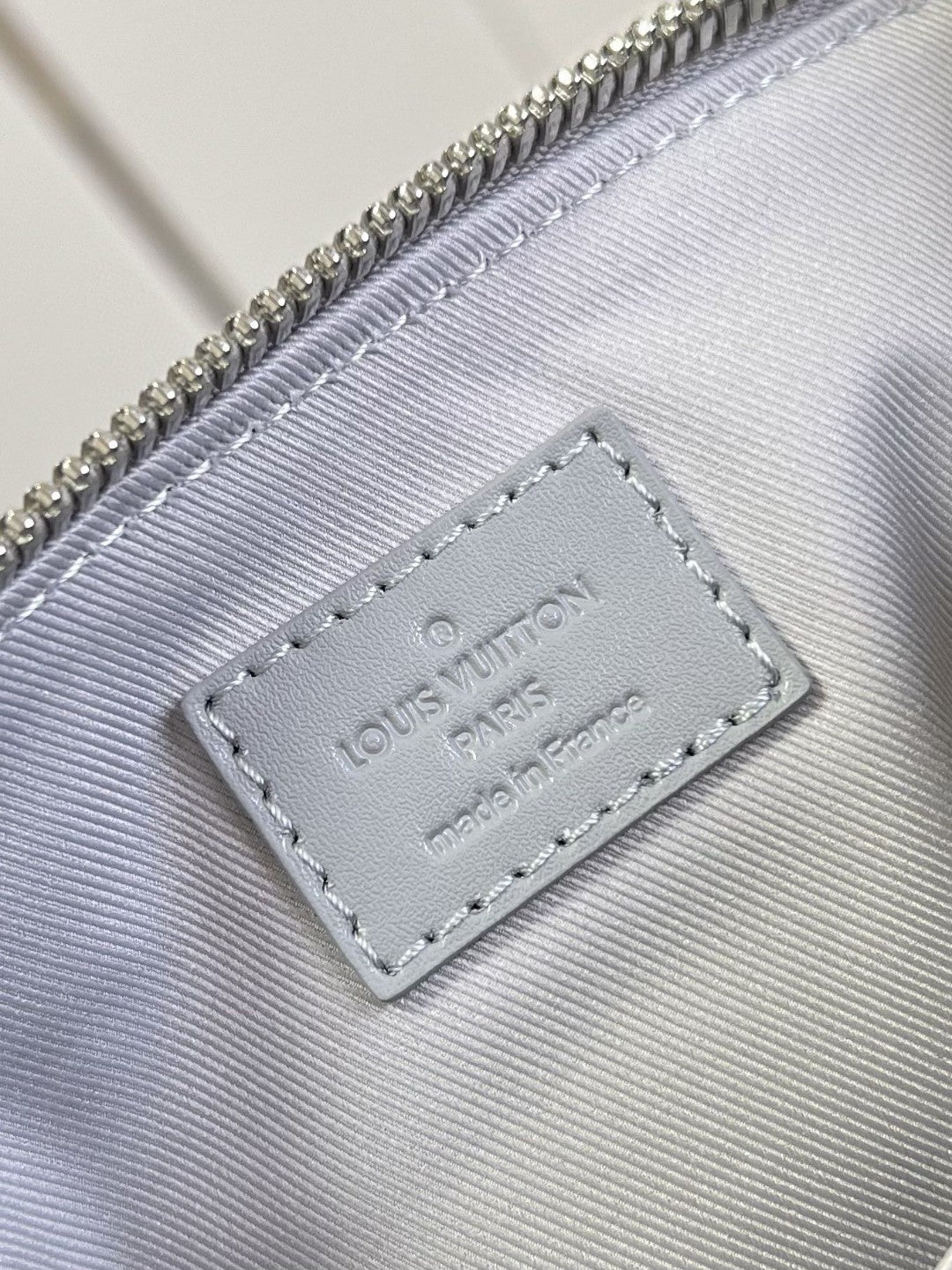 Louis Vuitton City Keepall Grey Aerogram For Women, WoBags, Crossbody Bags 10.6in/27cm Louis Vuitton M59328