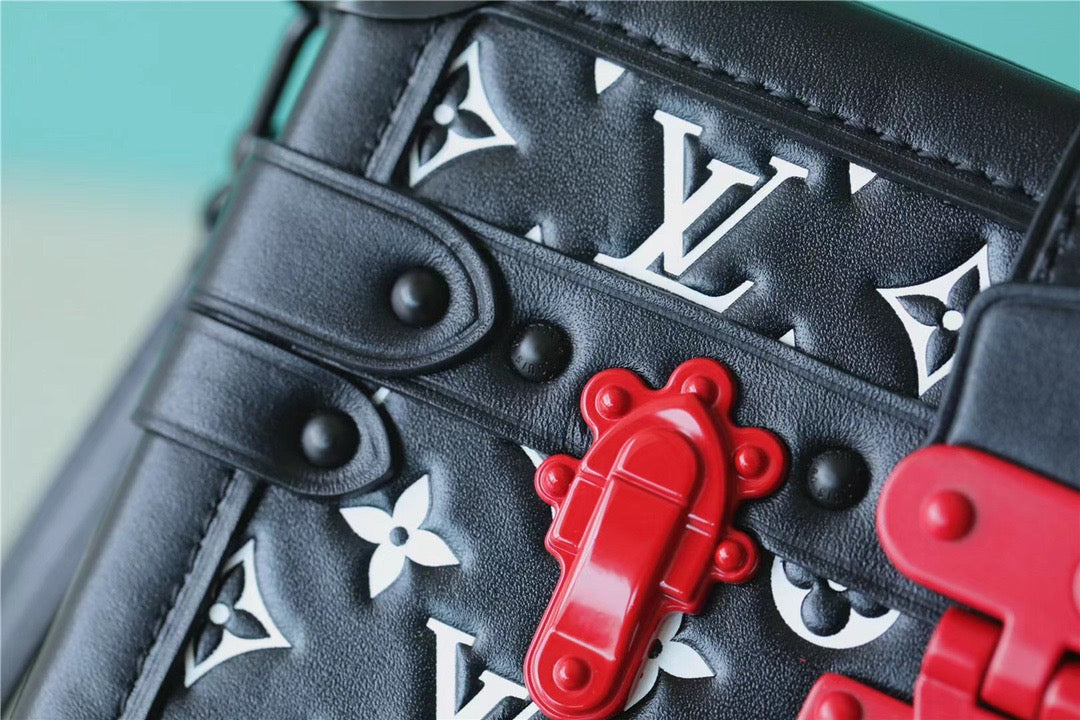 Louis Vuitton Petite Malle Embossed And Foamed Black/ White For Women,  Shoulder And Crossbody Bags 7.9in/20cm Louis Vuitton M59638
