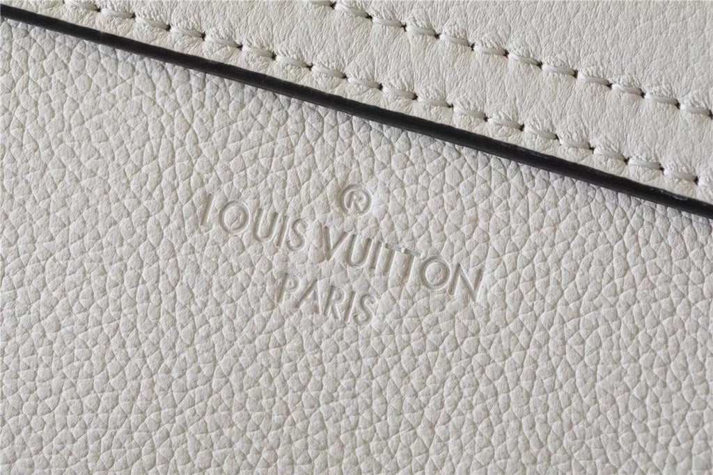 Louis Vuitton Lockme Tender White For Women, WomenÃƒÂ¢Ã¢â€šÂ¬Ã¢â€žÂ¢s Handbags, Shoulder And Crossbody Bags 7.5in/19cm Louis Vuitton