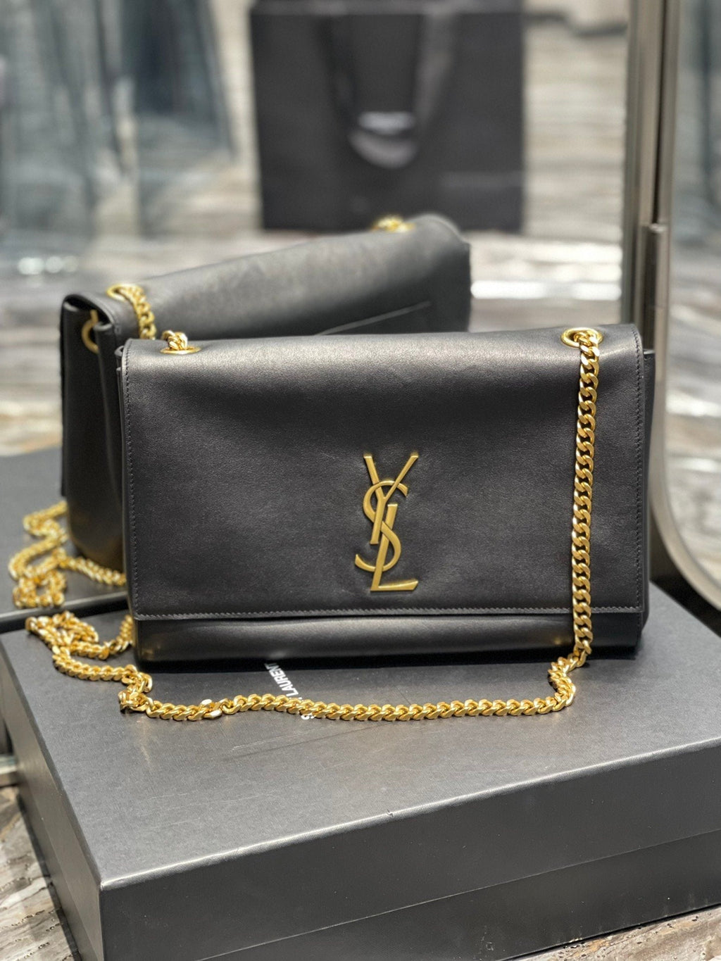 Top Quality Kate MeTop Qualityum Reversible Chain Bag Black In Suede With Gold Hardware For Women 11.2in/29cm YSL
