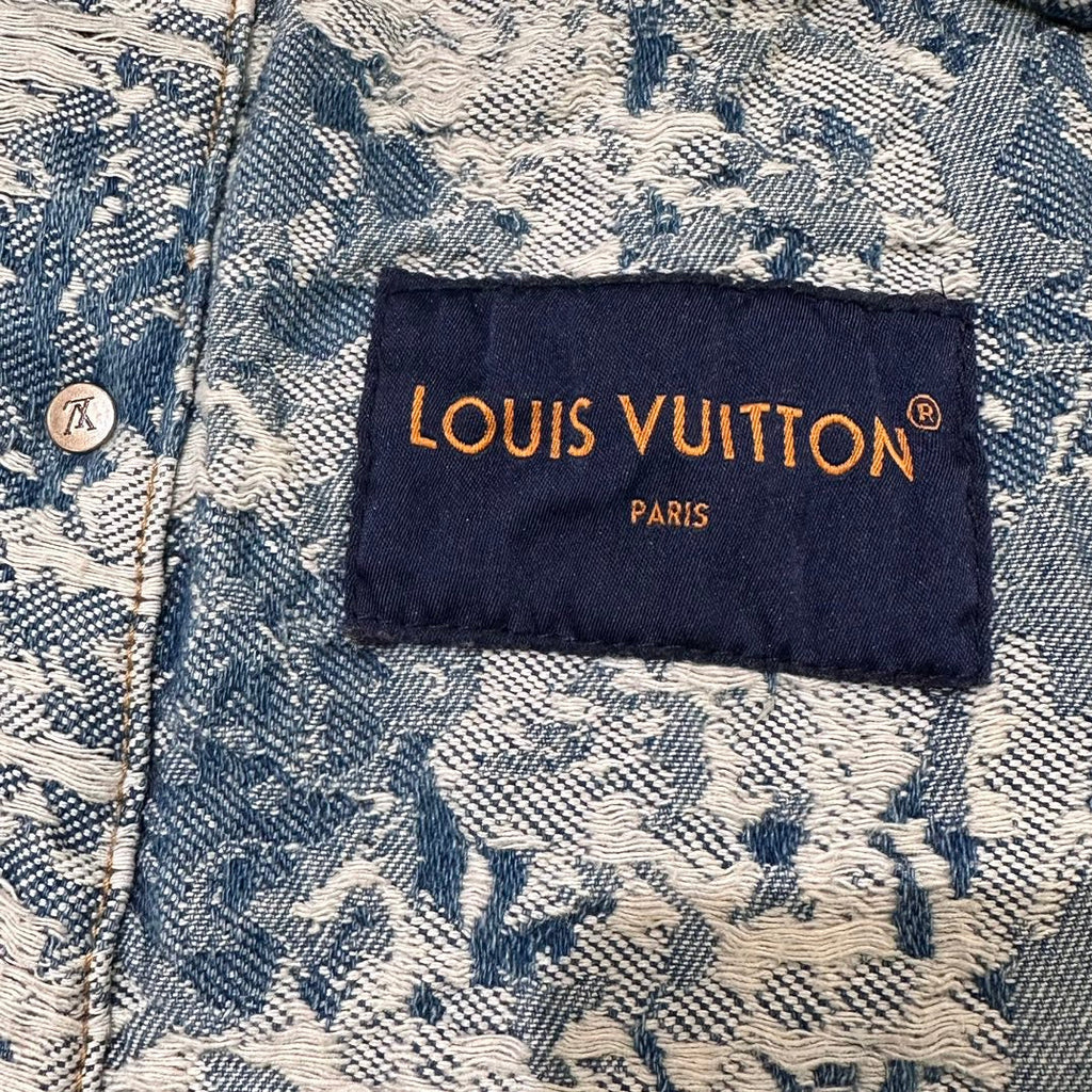 CLASSIC DENIM JACKET
