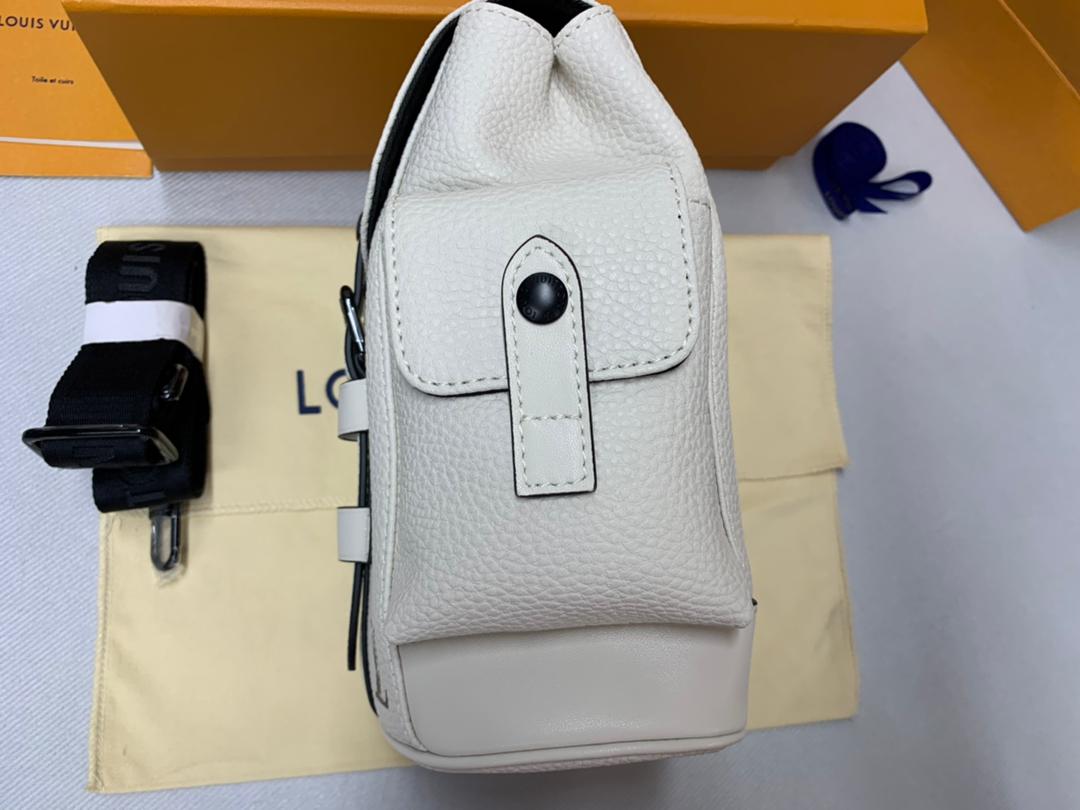 Louis Vuitton Christopher XS Taurillon White For Men, Bags, Shoulder And Crossbody Bags 7.7in/19.5cm Louis Vuitton