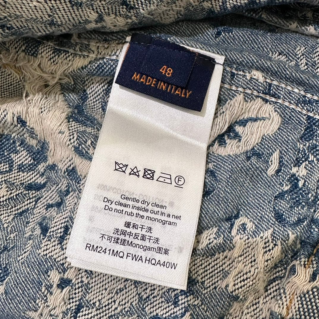 CLASSIC DENIM JACKET