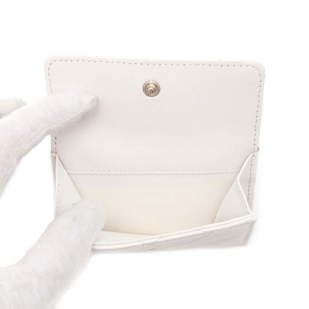 CHANEL Matelasse Classic Tri-Fold Compact Wallet WhiteAP3397 Caviar Leather