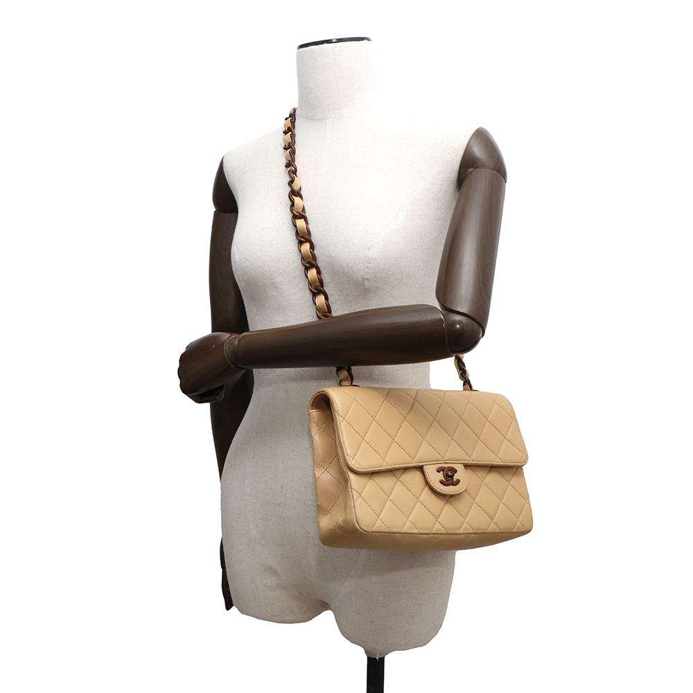 CHANEL Matelasse Single Flap ChainShoulder Bag Beige Lambskin Size 25