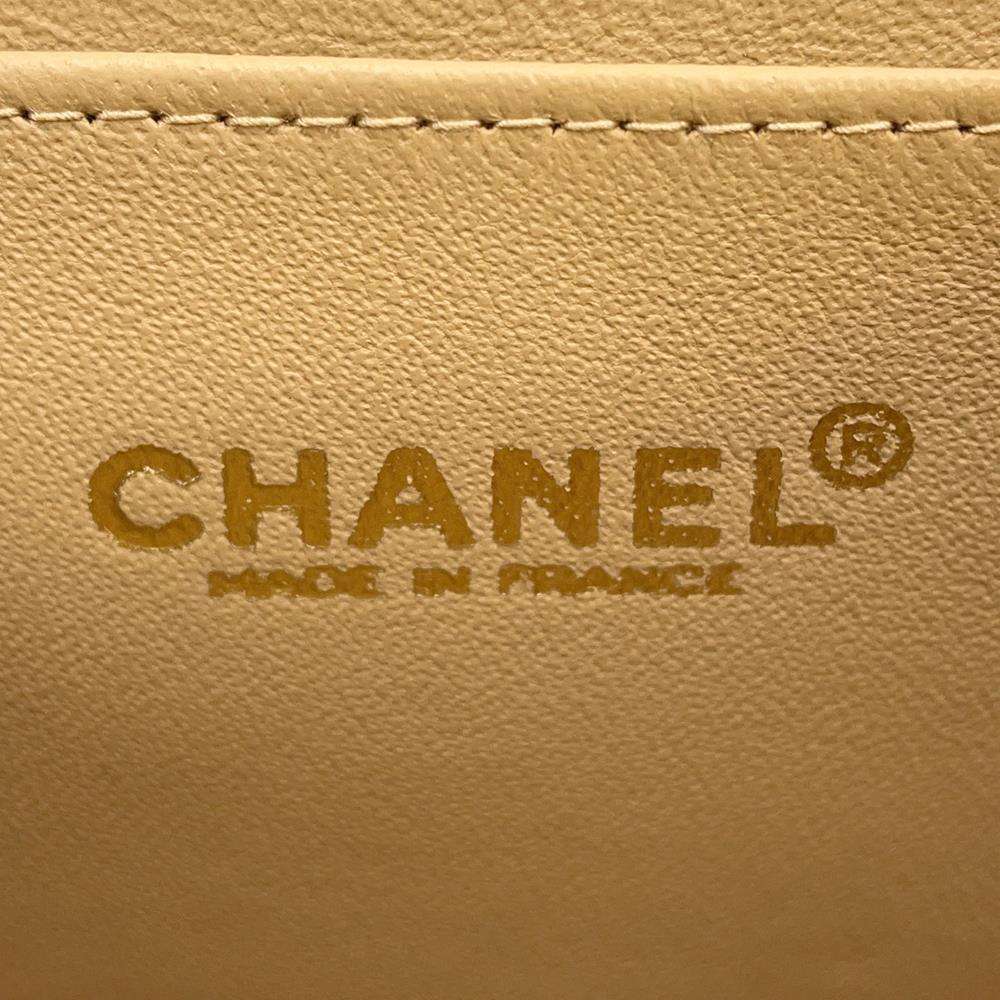 CHANEL Matelasse Single Flap ChainShoulder Bag Beige Lambskin Size 25