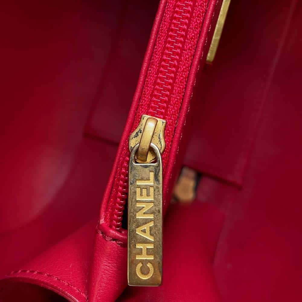 CHANEL Matelasse ChainShoulder Vanity Bag BlackAS3066 Lambskin