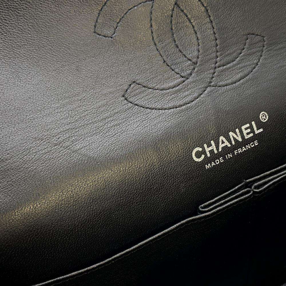 CHANEL Matelasse ChainShoulder Bag BlackA01112 Soft Caviar Leather Size 25