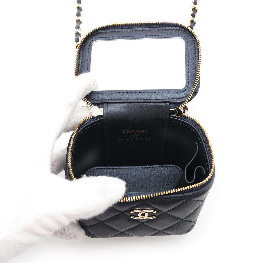CHANEL Matelasse 2WAY ChainShoulder Vanity NavyAP2198 Lambskin
