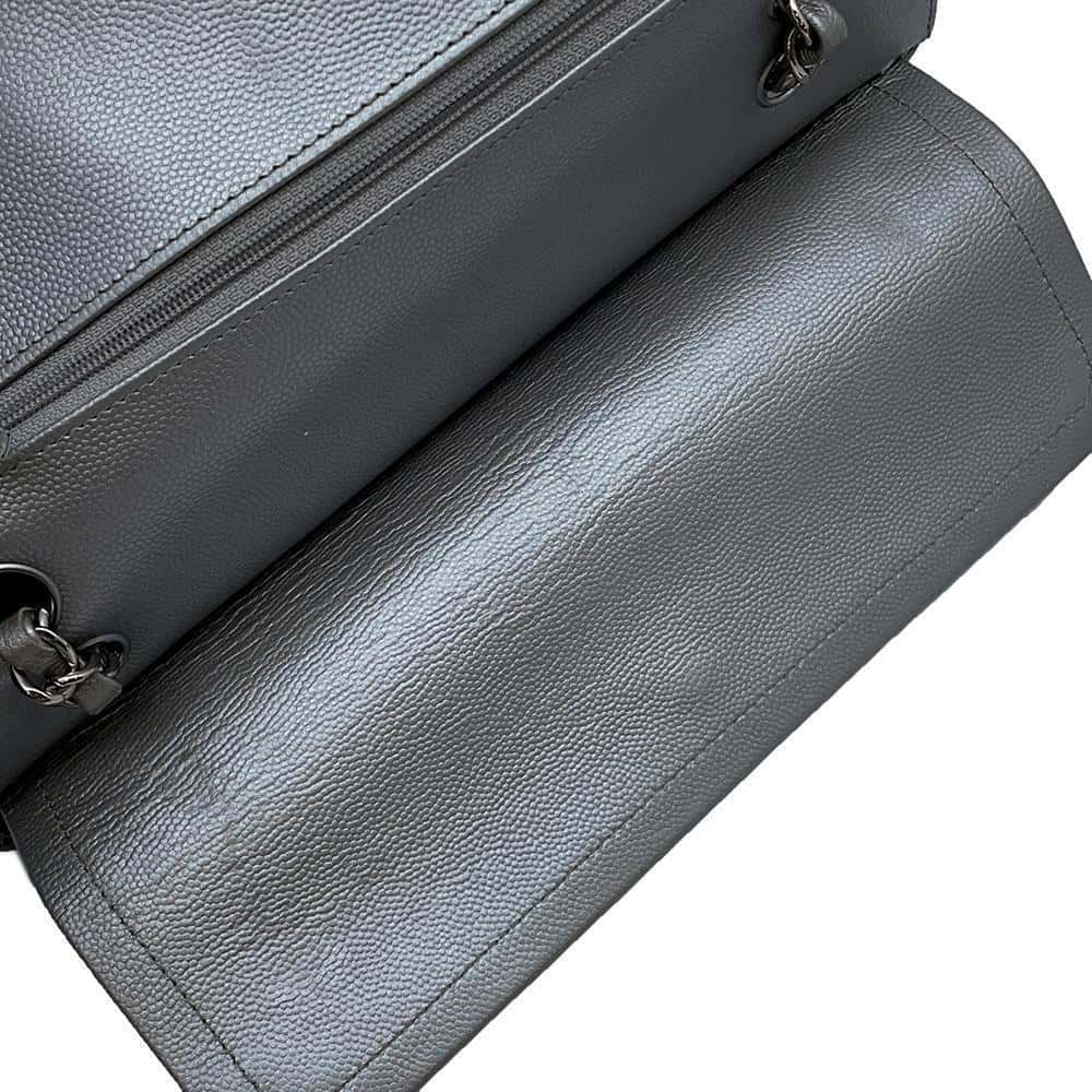CHANEL Matelasse V Stitch ChainShoulder SiLouis VuittonerA01112 Caviar Leather