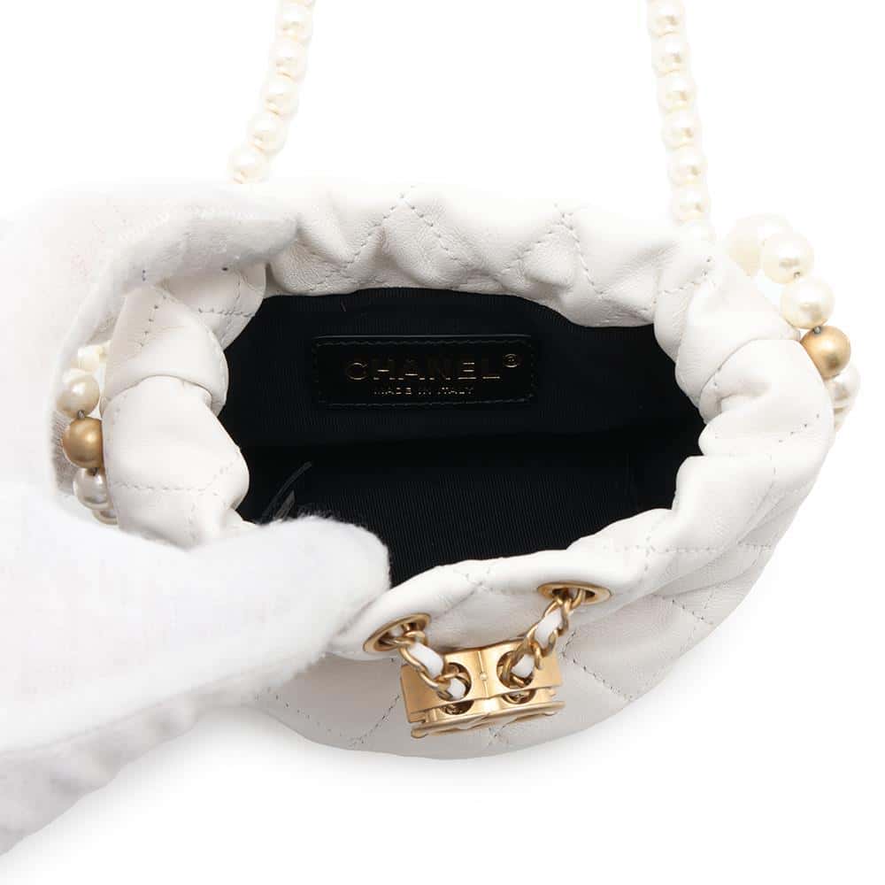 CHANEL Matelasse  PearlChainShoulder Bag Mini WhiteAS2529 Leather