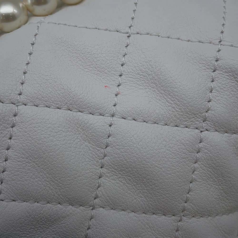 CHANEL Matelasse  PearlChainShoulder Bag Mini WhiteAS2529 Leather