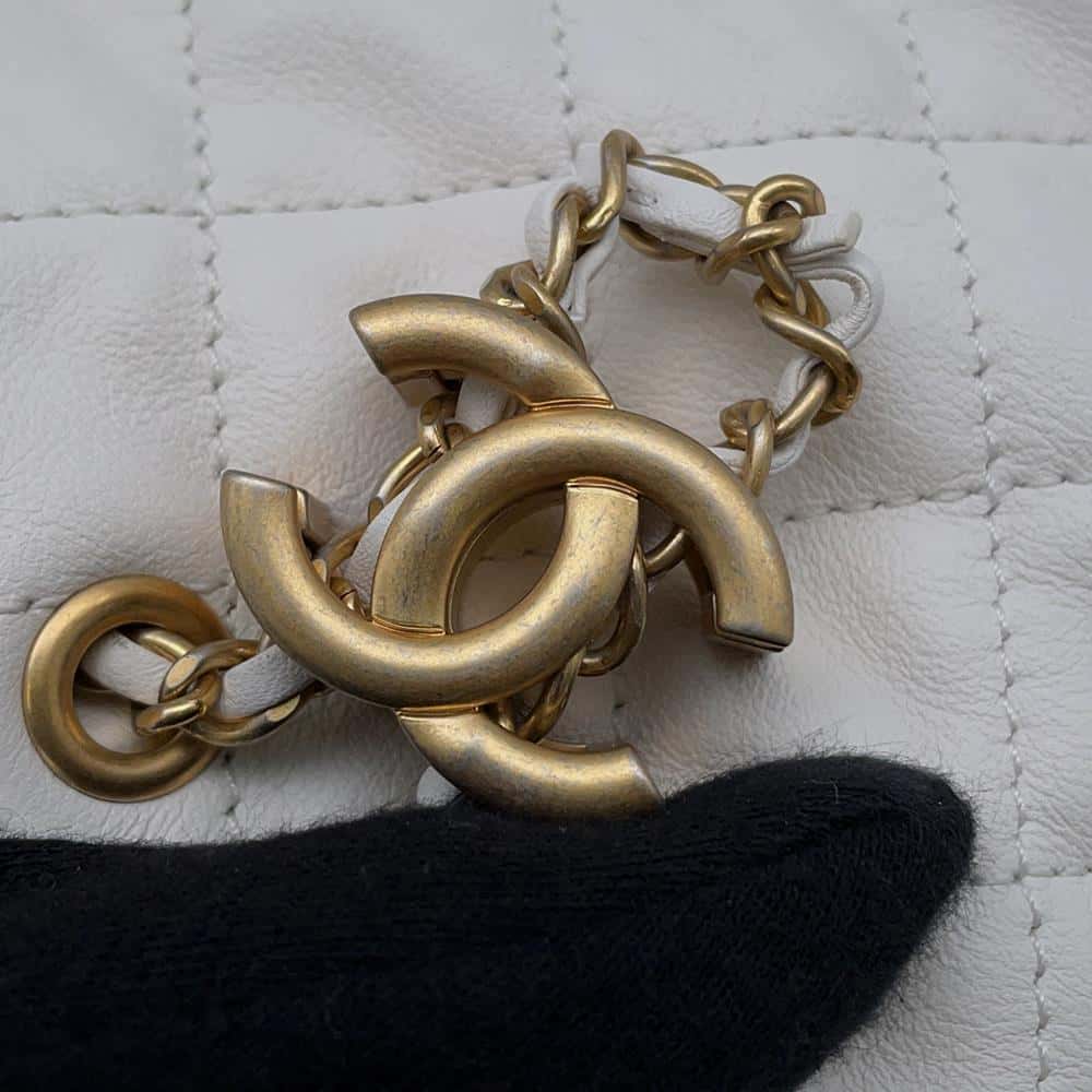 CHANEL Matelasse  PearlChainShoulder Bag Mini WhiteAS2529 Leather