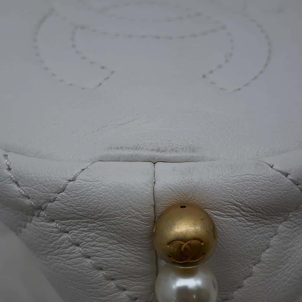CHANEL Matelasse  PearlChainShoulder Bag Mini WhiteAS2529 Leather