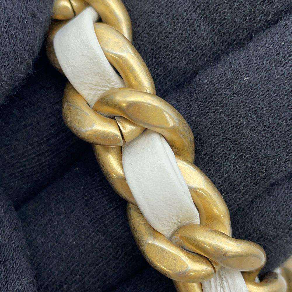 CHANEL CHANEL19 ChainShoulder Bag IvoryAS1160 Lambskin