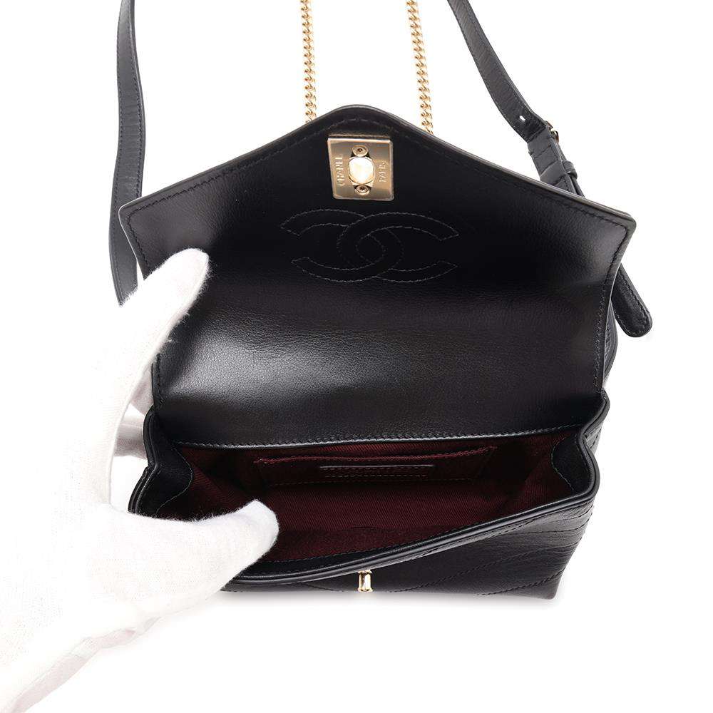 CHANEL V Stitch ChainShoulder Black Leather